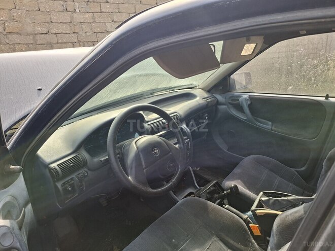 Opel Astra 1994, 400,000 km - 1.6 л - Bakı