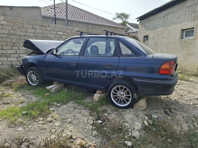Opel Astra 1994, 400,000 km - 1.6 л - Bakı