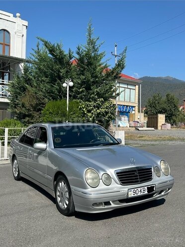 Mercedes E 240 1999, 390,000 km - 2.4 l - Qax