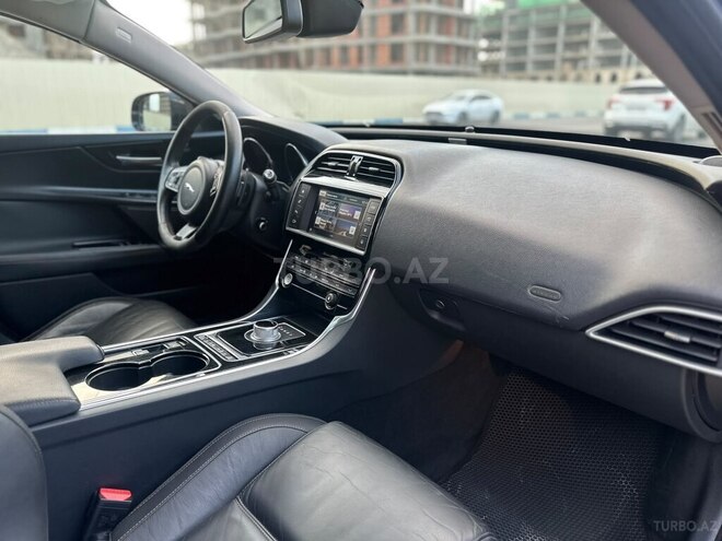 Jaguar XE 2016, 174,000 km - 2.0 l - Bakı