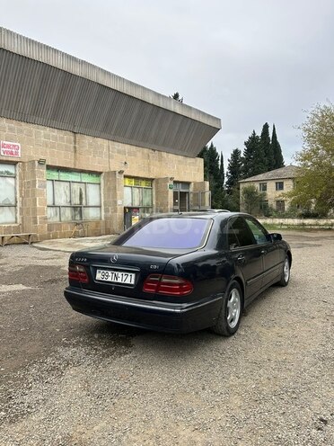 Mercedes E 220 2001, 250,000 km - 2.2 l - Masallı