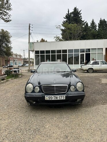 Mercedes E 220 2001, 250,000 km - 2.2 l - Masallı