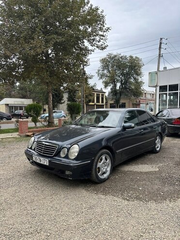 Mercedes E 220 2001, 250,000 km - 2.2 l - Masallı
