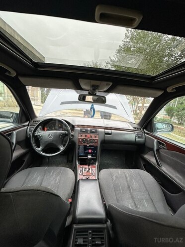 Mercedes E 220 2001, 250,000 km - 2.2 l - Masallı