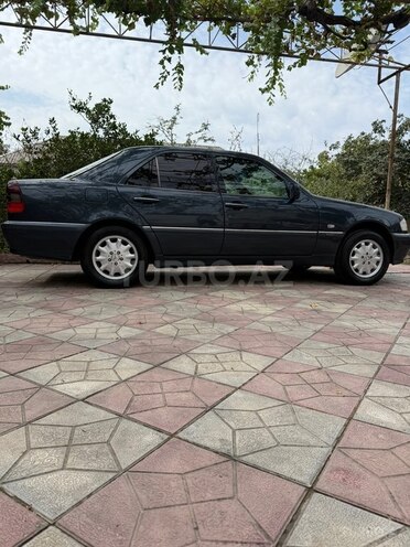 Mercedes C 240 2000, 247,000 km - 2.4 l - Bakı