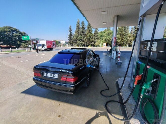 Mercedes E 320 1997, 355,255 km - 3.2 l - Masallı