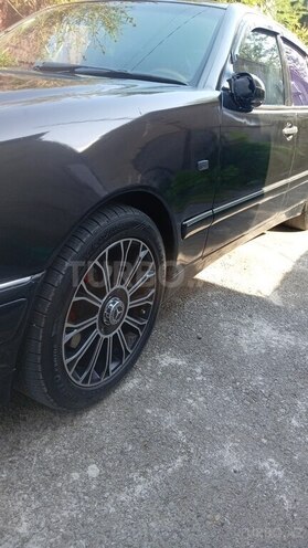 Mercedes E 320 1997, 355,255 km - 3.2 l - Masallı