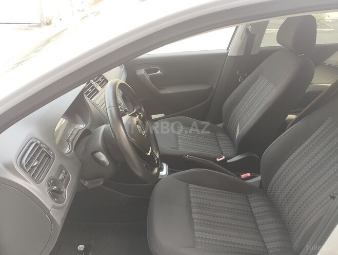 Volkswagen Polo 2018, 120,000 km - 1.6 л - Bakı