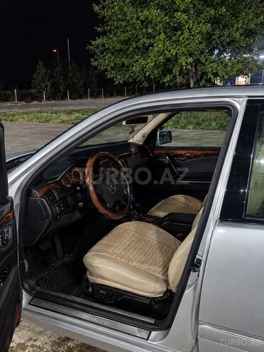 Mercedes E 220 1999, 650,000 km - 2.2 л - Ağstafa