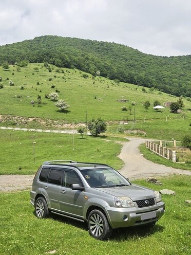 Nissan X-Trail 2001, 260,445 km - 2.0 л - Yevlax
