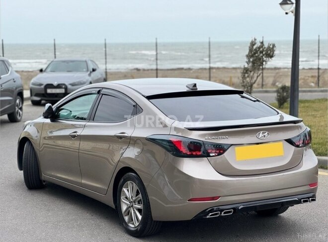 Hyundai Elantra 2015, 117,482 km - 1.8 л - Bakı