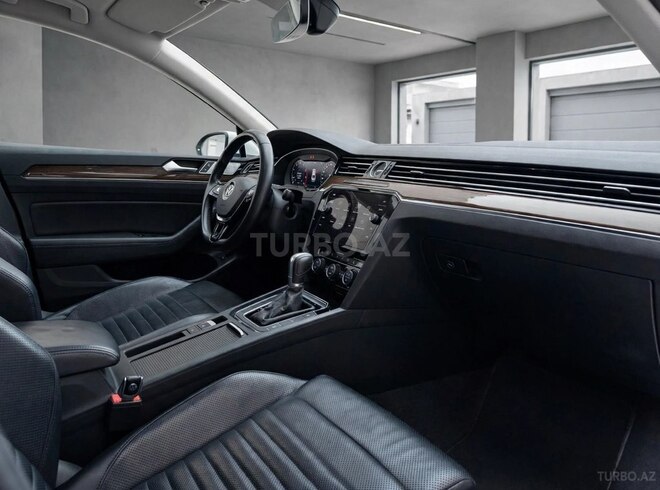 Volkswagen Passat 2018, 132,000 km - 1.8 л - Bakı