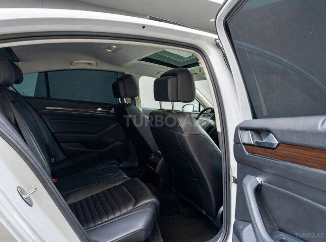 Volkswagen Passat 2018, 132,000 km - 1.8 л - Bakı