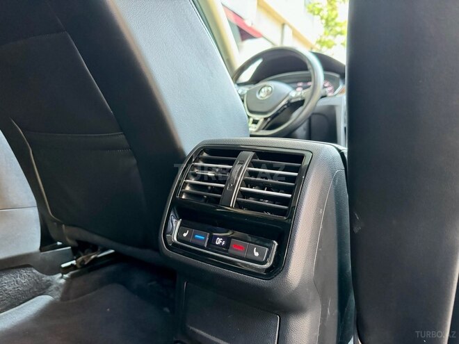 Volkswagen Passat 2018, 132,000 km - 1.8 л - Bakı
