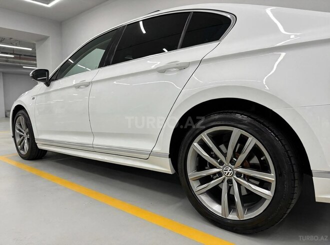 Volkswagen Passat 2018, 132,000 km - 1.8 л - Bakı