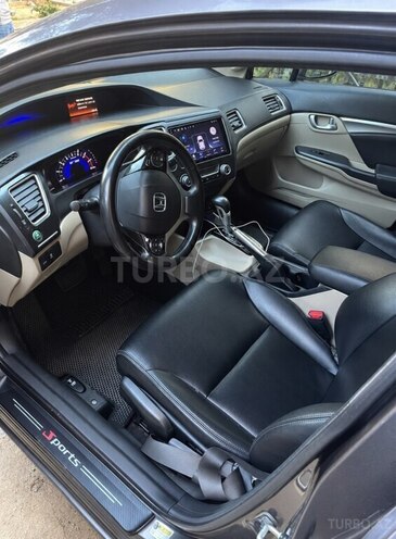 Honda Civic 2013, 398,000 km - 1.5 l - Qax