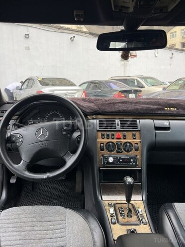 Mercedes E 270 2000, 389,000 km - 2.7 l - Bakı