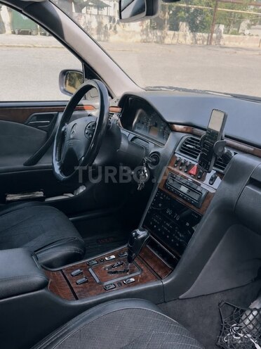 Mercedes E 270 2001, 578,000 km - 2.7 л - Bakı