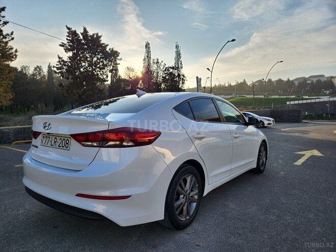 Hyundai Elantra 2017, 137,500 km - 2.0 л - Bakı