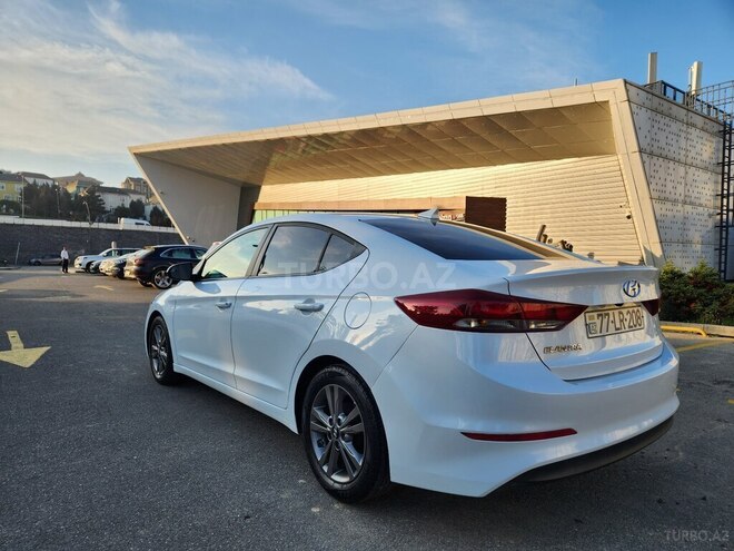 Hyundai Elantra 2017, 137,500 km - 2.0 л - Bakı
