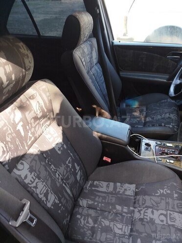 Mercedes E 240 1998, 453,000 km - 2.4 l - Yardımlı