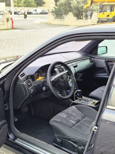 Mercedes E 240 1997, 365,000 km - 2.4 л - Bakı