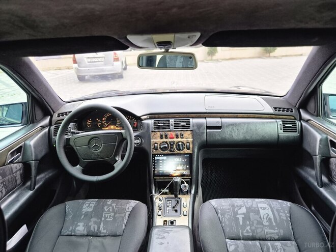 Mercedes E 240 1997, 365,000 km - 2.4 л - Bakı