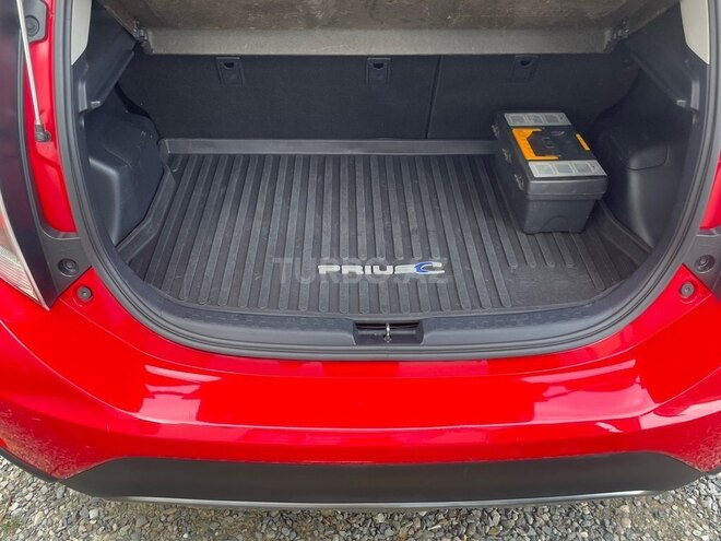 Toyota Prius C 2017, 50,000 km - 1.5 l - Bakı