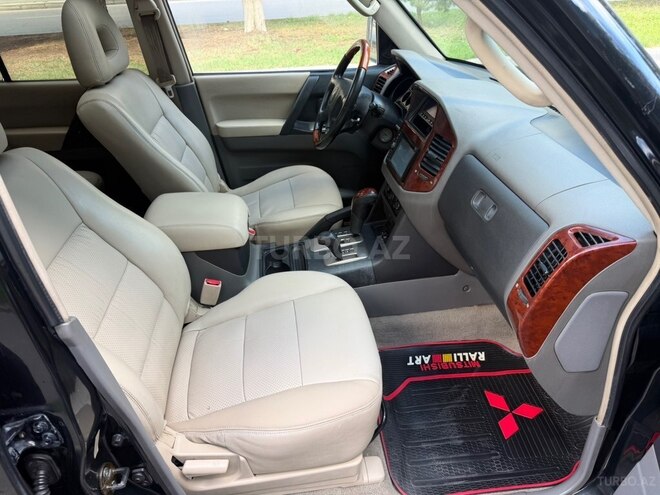 Mitsubishi Pajero 2004, 285,000 km - 3.0 л - Bakı