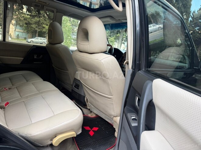 Mitsubishi Pajero 2004, 285,000 km - 3.0 л - Bakı
