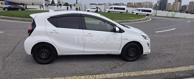 Toyota Aqua 2017, 157,000 km - 1.5 l - Bakı