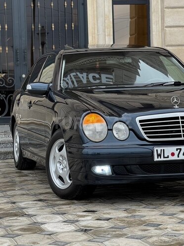 Mercedes E 200 2000, 328,000 km - 2.0 l - Saatlı