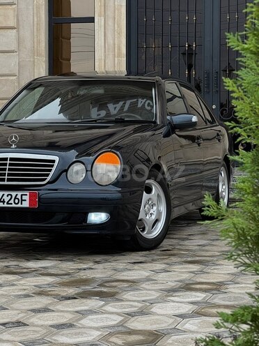 Mercedes E 200 2000, 328,000 km - 2.0 l - Saatlı