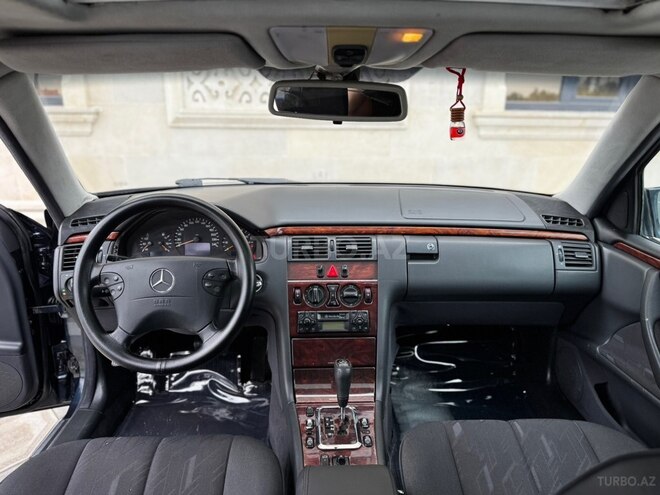 Mercedes E 200 2000, 328,000 km - 2.0 l - Saatlı
