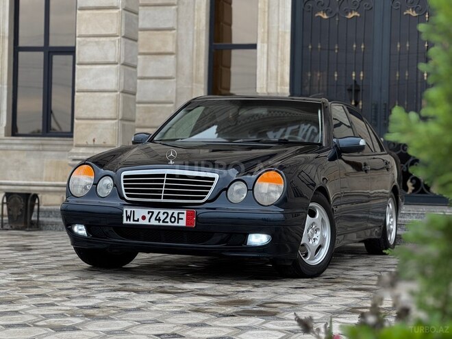 Mercedes E 200 2000, 328,000 km - 2.0 l - Saatlı
