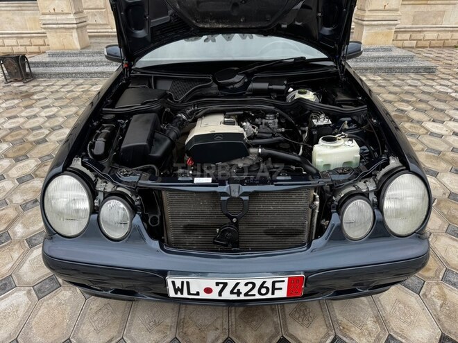 Mercedes E 200 2000, 328,000 km - 2.0 l - Saatlı