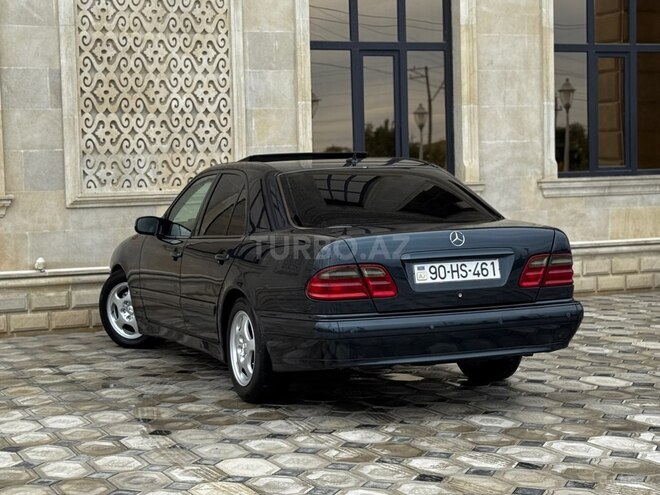 Mercedes E 200 2000, 328,000 km - 2.0 l - Saatlı