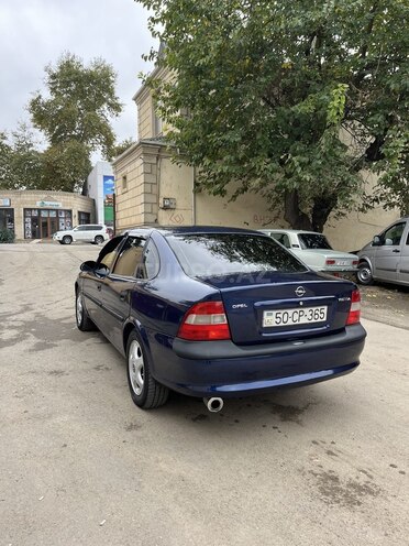 Opel Vectra 1999, 352,142 km - 1.8 l - Qazax