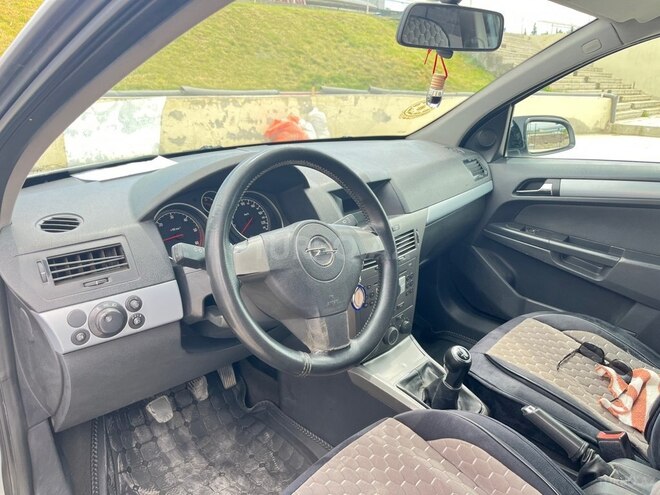 Opel Astra 2006, 200,000 km - 1.9 l - Şəmkir
