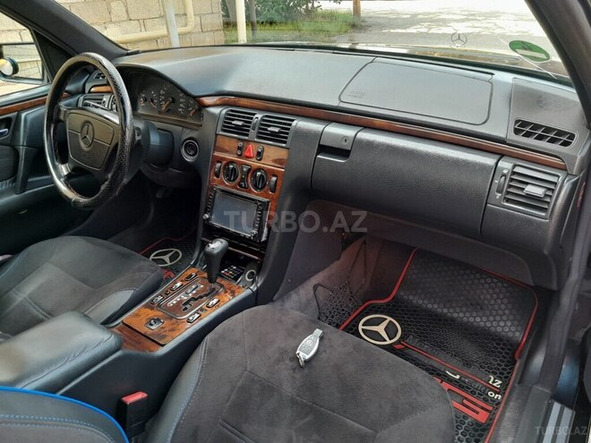 Mercedes E 240 1999, 240,000 km - 2.4 l - Bakı