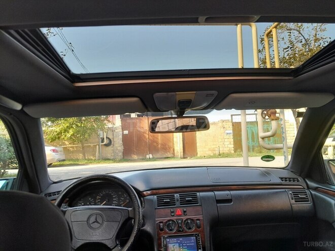 Mercedes E 240 1999, 240,000 km - 2.4 l - Bakı