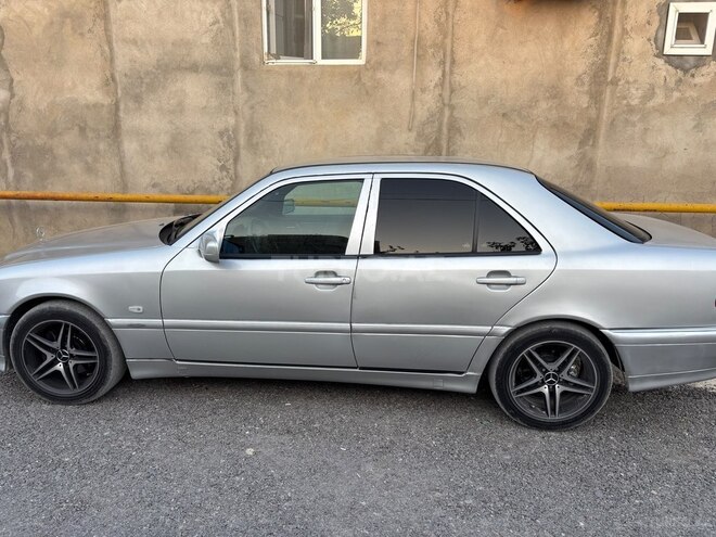 Mercedes C 180 1999, 299,350 km - 1.8 l - Bakı