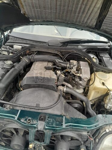 Mercedes C 220 1995, 507,262 km - 2.2 л - Qax