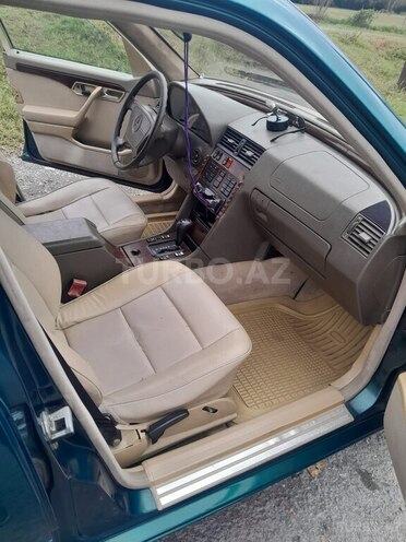 Mercedes C 220 1995, 507,262 km - 2.2 л - Qax