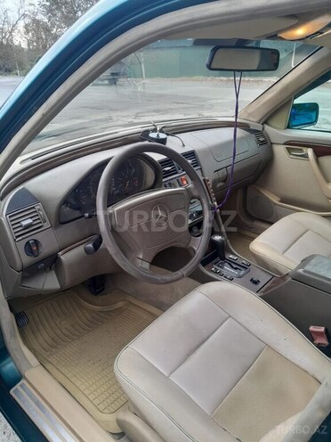 Mercedes C 220 1995, 507,262 km - 2.2 л - Qax