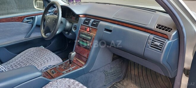 Mercedes E 270 2001, 226,000 km - 2.7 л - Bakı