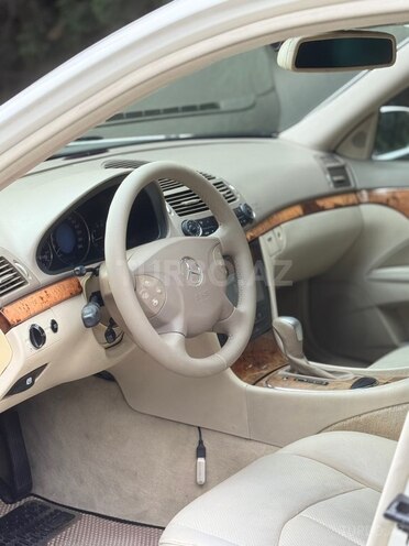 Mercedes E 240 2003, 285,000 km - 2.6 l - Bakı