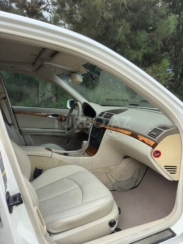 Mercedes E 240 2003, 285,000 km - 2.6 l - Bakı