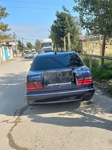 Mercedes E 220 1999, 600,000 km - 2.2 l - Bakı