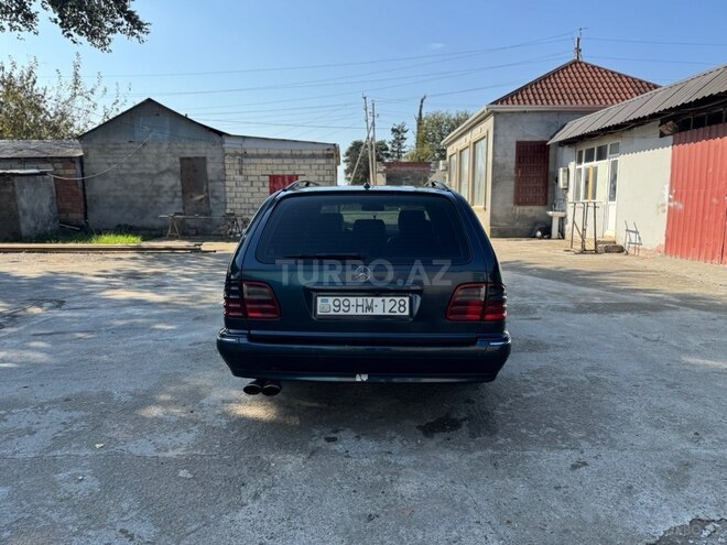 Mercedes E 220 2001, 719,213 km - 2.2 l - Biləsuvar
